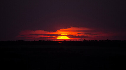 Fototapeta premium contrasting evening sunset