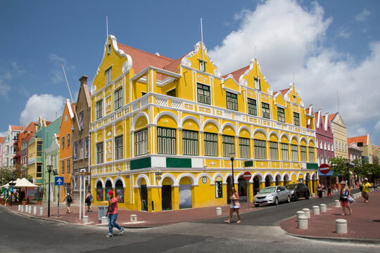 Geb&auml;ude auf Curacao (Niederl&auml;ndische Antillen / Karibik)