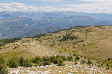 Fototapeta na wymiar Randonnée sur le cime de Cheiron par Gréolières, Préalpes de Grasse, Alpes-Maritimes, France
