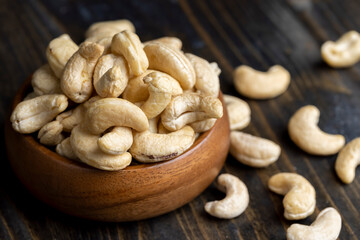 ready to eat and peeled cashew nuts