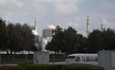 mosque, architecture, minaret, arabia, religion, mosque construction, dome, building, agra, taj, mahal, asia, arab, landmark, sky, cauldron, dubai, travel, palace, religious, egypt, tower, marble, whi