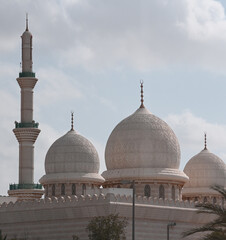 Fototapeta premium arabia, taj mahal, architecture, agra, taj, mosque, mahal, dome, building, mausoleum, marble, asia, travel, landmark, religion, monument, minaret, palace, malaysia, culture, white, sky, tourism, ancie