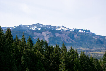 Obraz premium Snow-capped mountains in the Cascades