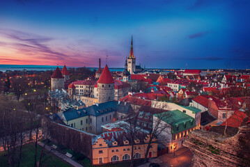 Fototapeta na wymiar Tallinn view at sunset