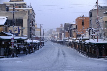 2023年1月25日の早朝　京都府京都市　大雪　四条通