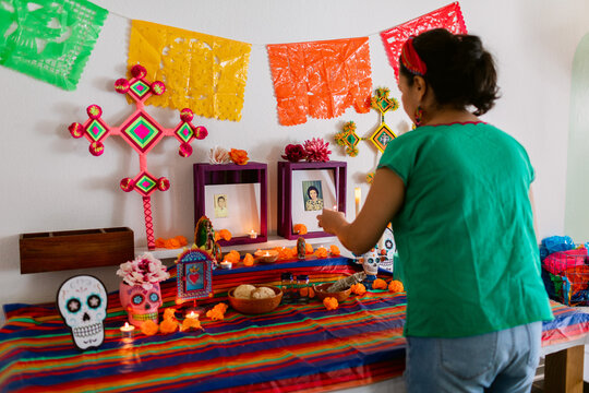 Altar in tribute to descendents