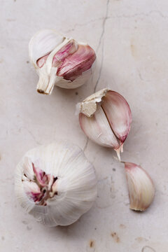 Red italian garlic cloves