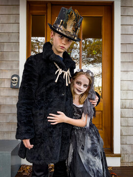 Kids in Halloween Costumes Voodoo Doctor 