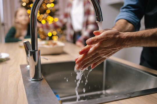 Wash kitchen sink preparation indoor hand