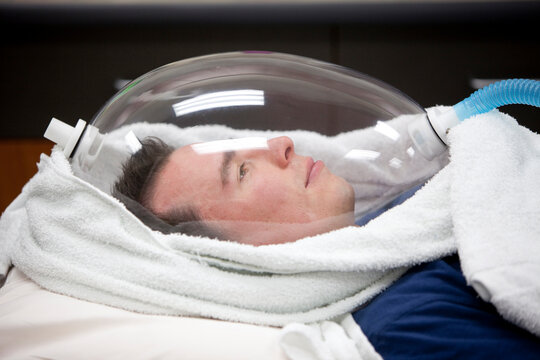 Cyclist taking VO2 max test