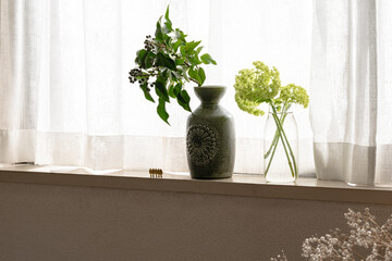 緑の花と北欧のビンテージの花瓶