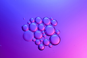 Top view movement of oil bubbles in the liquid