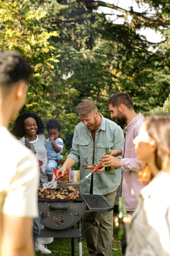 Barbecue with Friends 