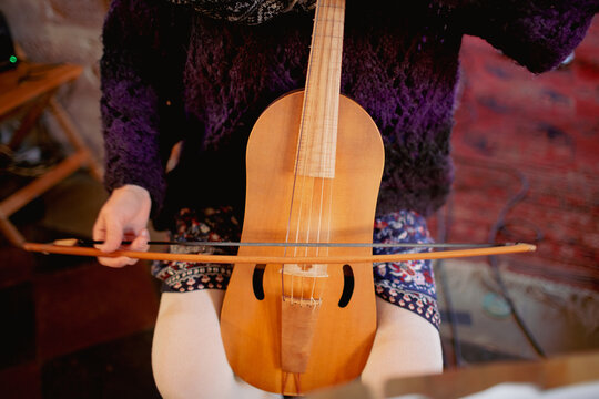 playing medieval instruments