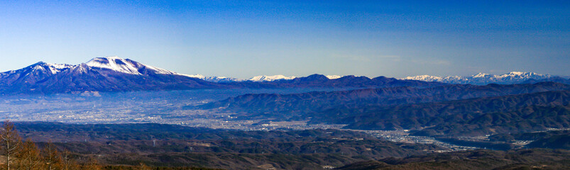 Obraz na płótnie Canvas 小海スキー場からの絶景　浅間山と上越の山々