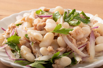 白いんげん豆とツナのサラダ