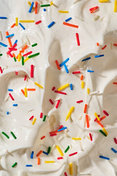 Meringe frosting with sprinkles