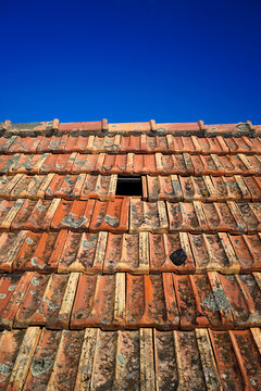 A roof without a tile.