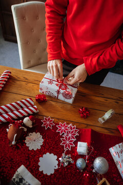 Christmas gift wrapping