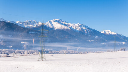 Winterliche Landschaft im Bezirk Liezen bei Trieben, Steiermark, Österreich - im Hintergrund der...