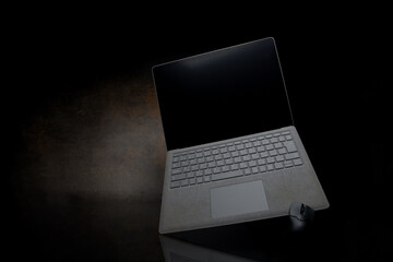 広告のようなノートパソコンのイメージ画像