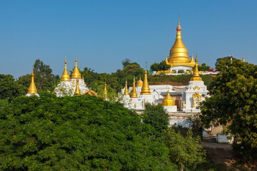 Naklejka premium Pagoda and Stupa of Mandalay in Myanmar