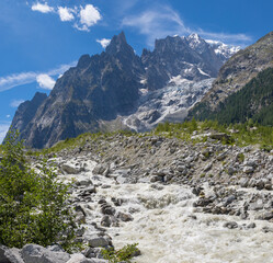 Fototapeta na wymiar The Mont Blanc Massif with the glacial stream of Brenva glacier over the Entreves - Italy.