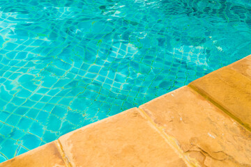 Fototapeta na wymiar Swimming pool with edge pool