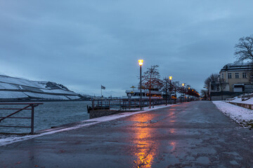 Rheinpromenade im Winter in Bingen am Rhein