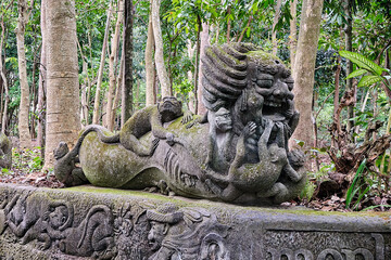 statue of monkeys