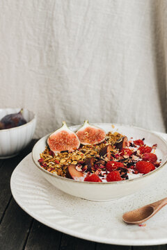 Breakfast bowl with fresh fruit and granola