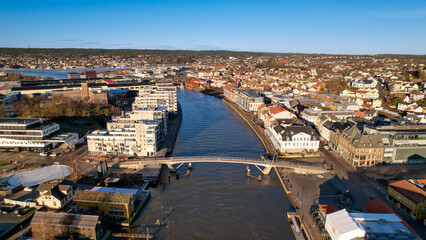 Fredrikstad miasto znajdujace sie w Norwegii nad rzeka Glomma i 40 km od granicy ze Szwecja.