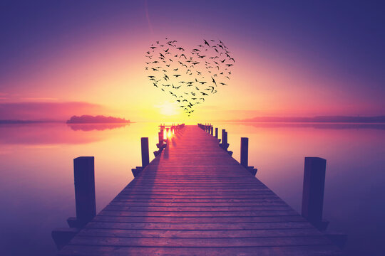 romantischer Steg am See mit Herz © Jenny Sturm