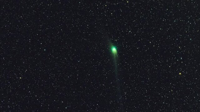 Inter-star movement of the long-period comet from the Oort cloud, C/2022 E3 (ZTF), photographed on  January  25 , 2023 with a 135 mm lens and a cooled camera