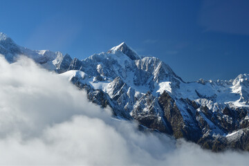 Obraz premium snow covered mountains