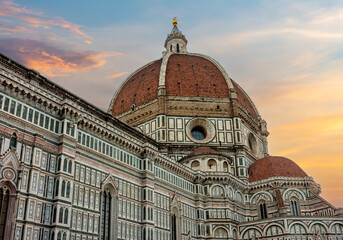 Fototapeta premium Cathedral of Saint Mary of the Flower (Cattedrale di Santa Maria del Fiore) or Duomo di Firenze at sunset, Florence, Italy