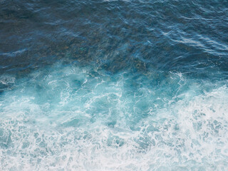 Espuma da água do mar na costa