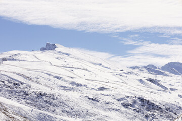 Pico Veleta y estaci&oacute;n de esqu&iacute; de Sierra Nevada
