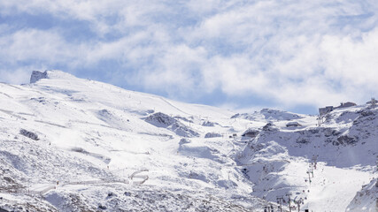 Pico Veleta y estaci&oacute;n de esqu&iacute; de Sierra Nevada