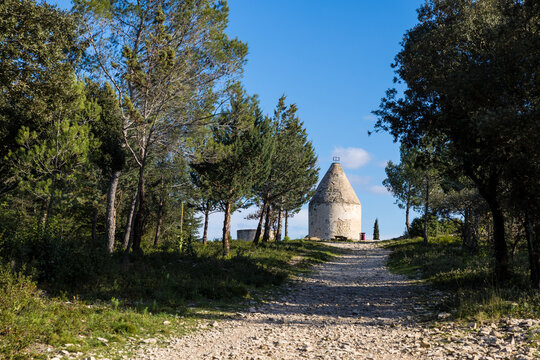 Ancien moulin dit du signal de Cassini sur le Roc de Gachone &agrave; Calvisson