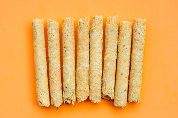 Crispy egg rolls with seaweed