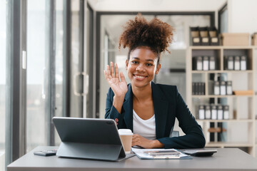 Fototapeta premium Attractive young business woman african american stock market trader and research solutions for online brokerage, clearing firms, banks, media portals, public companies