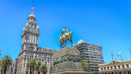 Independence square, Plaza del Independencia, city of Montevideo, Uruguay