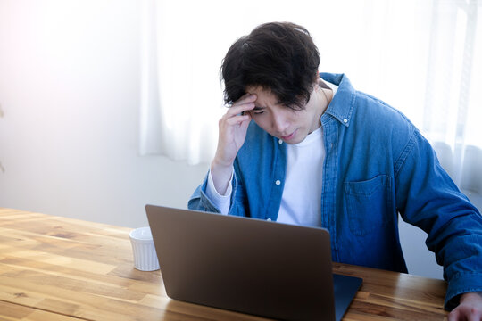 悩んでいる 煩う 違い – 煩わせる _ 【悩む】 と 【煩う】 はどう違いますか？ – XZCSVW