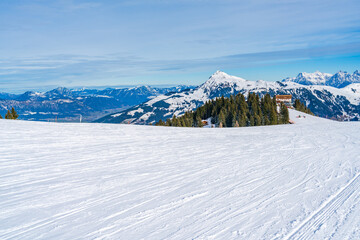 Fototapeta premium alpine, alps, austria, austrian, cable car, chairlift, destination, downhill, downhill skiing, europe, famous, frost, hahnenkamm, holiday, ice, kitzbuehel, kitzbuhel, landscape, leisure, lift, mountai