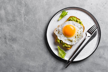 Avocado toast with fried egg