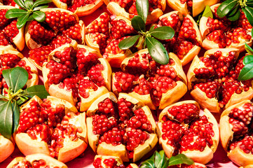Fresh fruit of pomegranate

 - obrazy, fototapety, plakaty