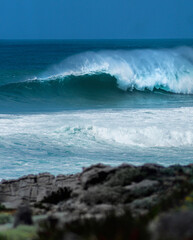 Olas grandes y perfectas en Portugal