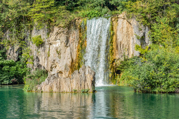 Plakat waterfall in the forest