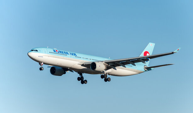 HL7709 Airbus A330 Korean Air landing in International Narita Airport, Japan.